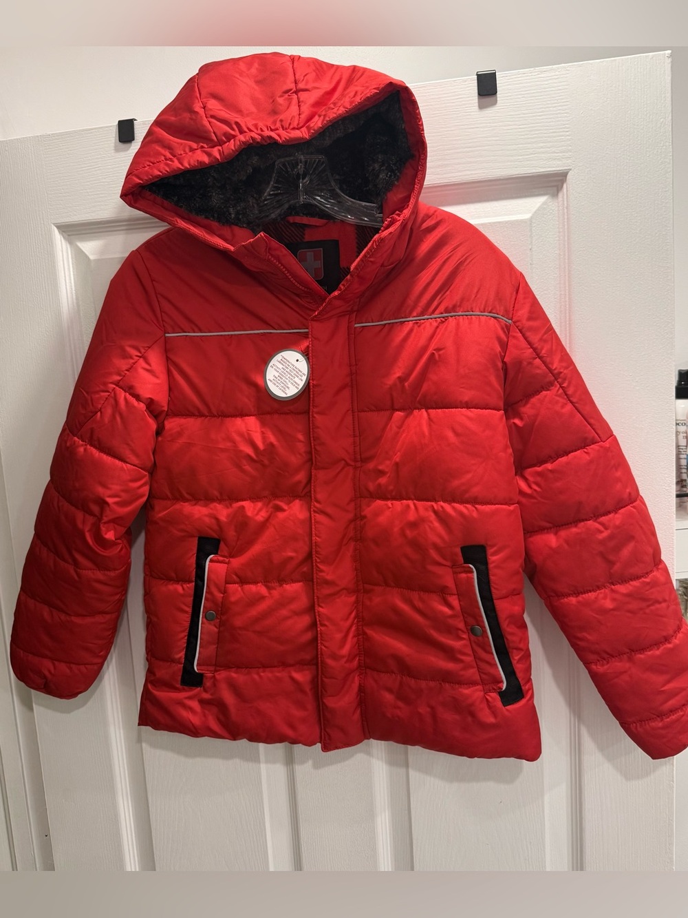 NWT Swiss Tech Red Puffer Jacket with Hood  Size  L (10-12) child